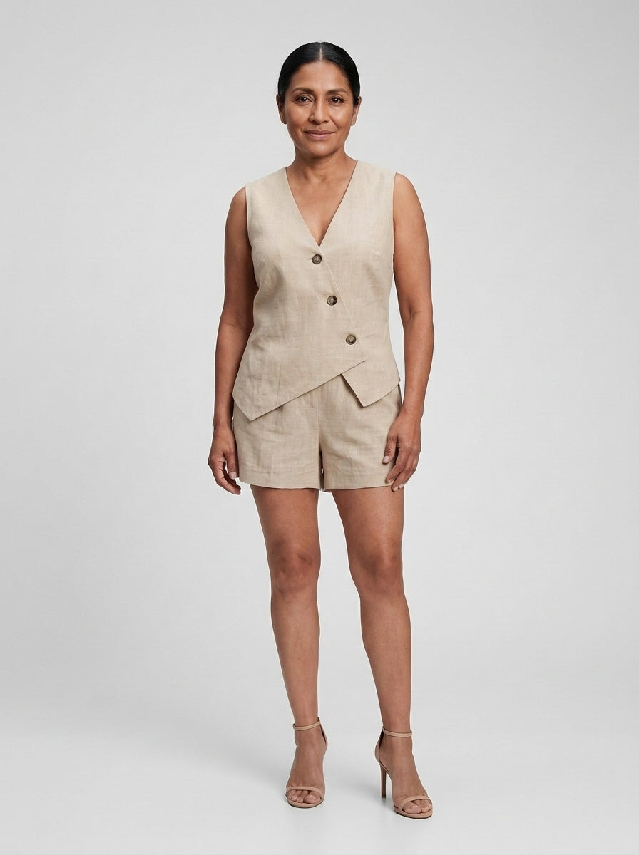 María - conjunto chaleco y shorts beige