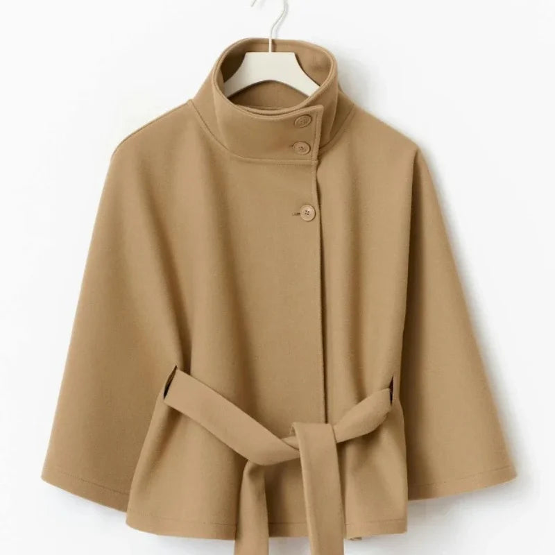Karah™ | Poncho de Cuello Alto con Cinturón
