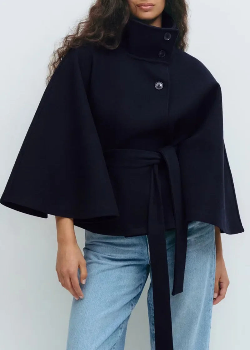 Karah™ | Poncho de Cuello Alto con Cinturón