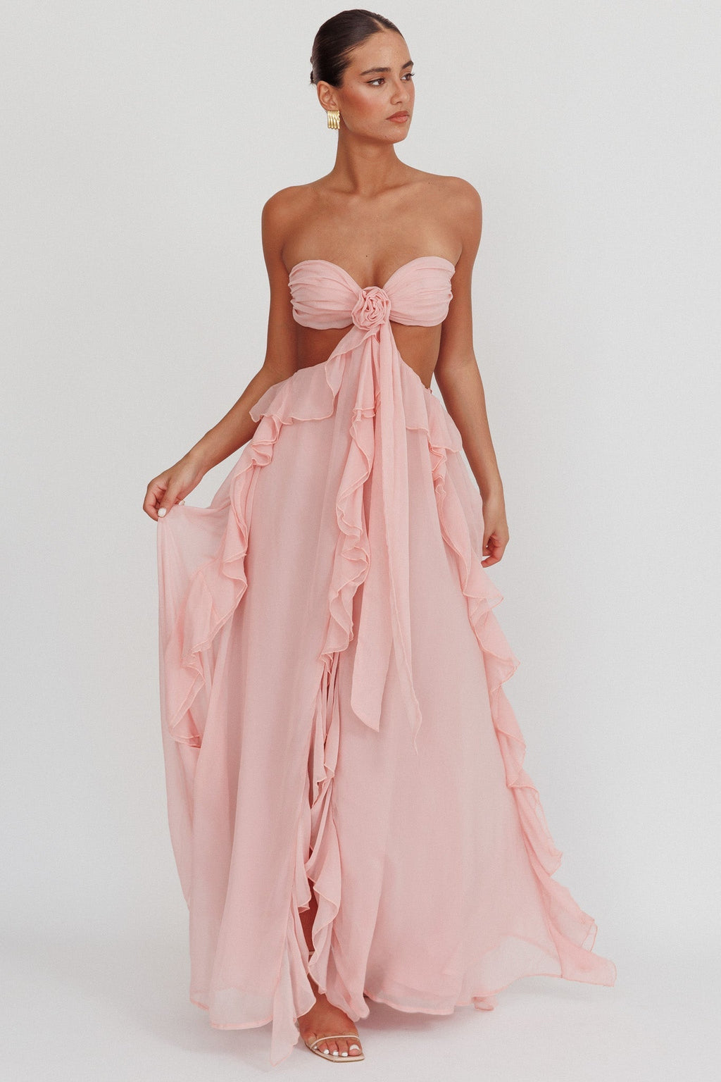 Chifón | Vestido maxi de chifón con recortes y volantes