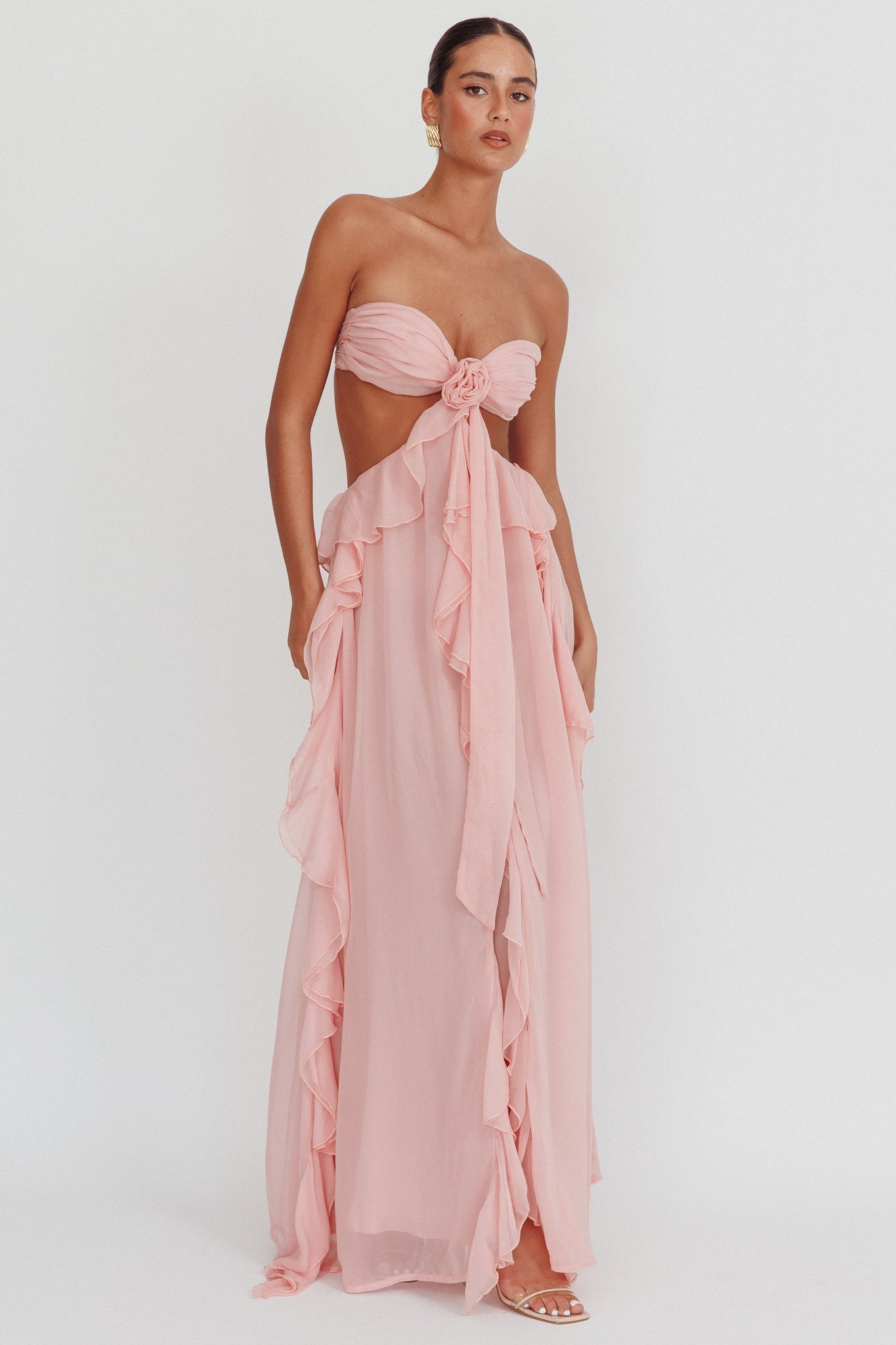 Chifón | Vestido maxi de chifón con recortes y volantes