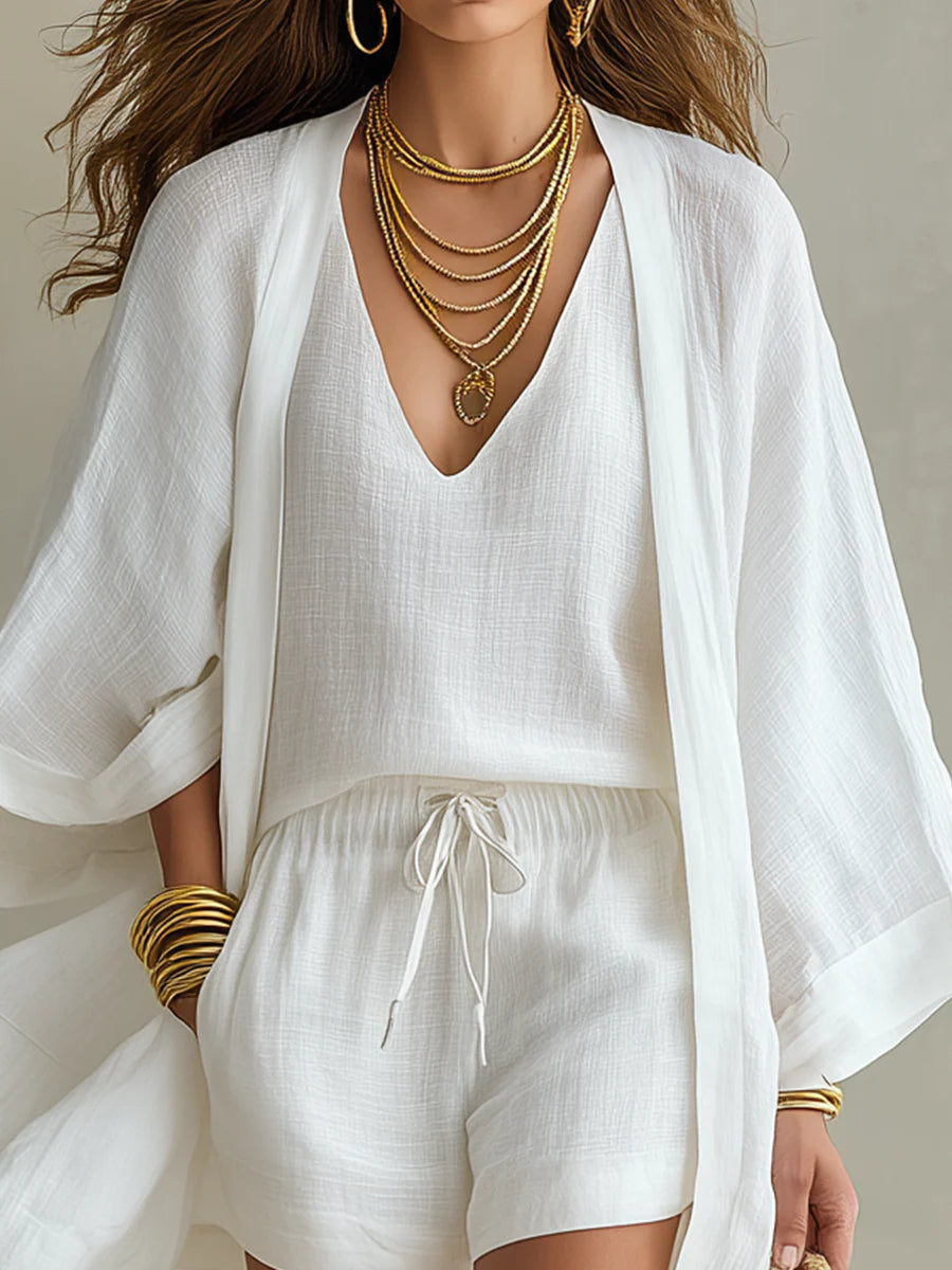Conjunto de tres piezas: cárdigan blanco holgado y pantalones cortos con cordón
