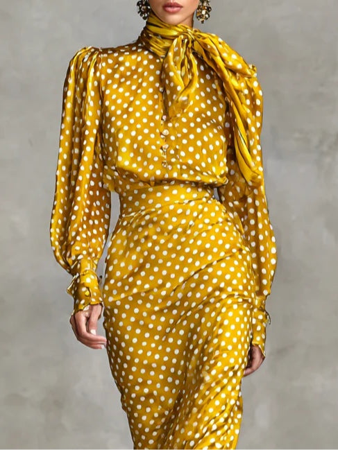 Conjunto de camisa y falda de satén vintage con estampado de lunares