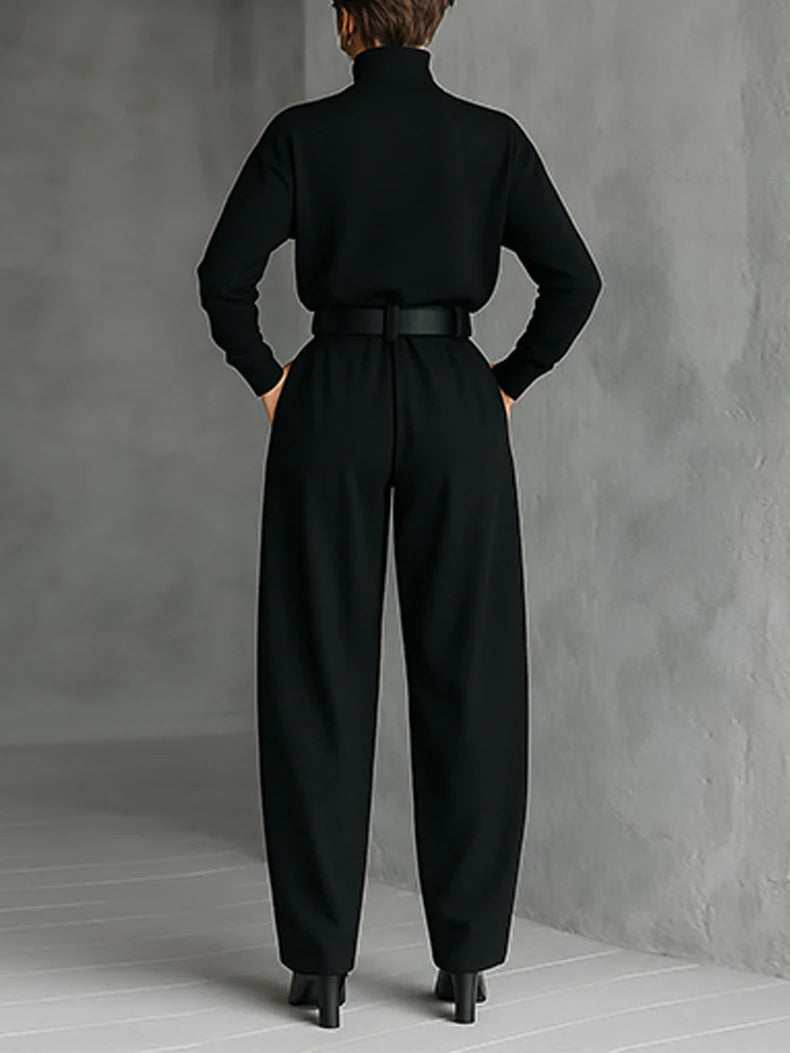 Conjunto negro de dos piezas: camiseta de cuello alto de manga larga y pantalones rectos (incluye cinturón)
