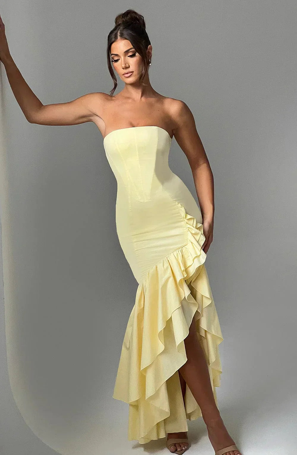 Xyrelle - Vestido maxi sin mangas con abertura lateral y volantes