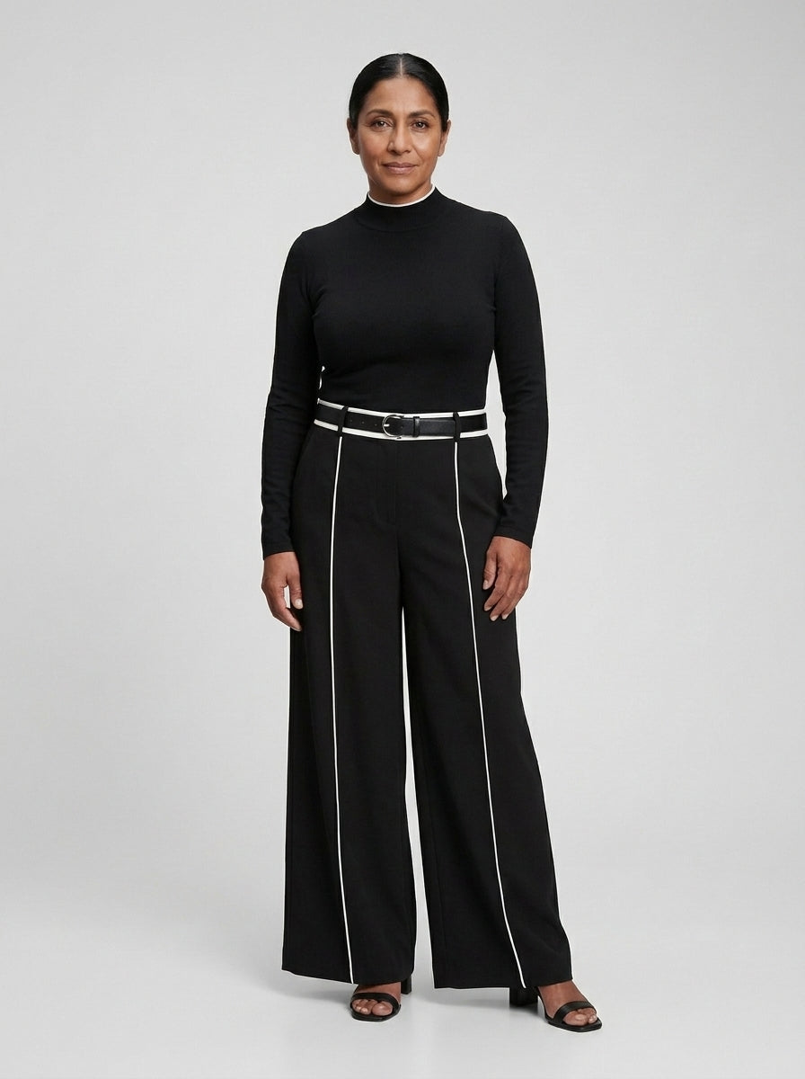 Conjunto negro cuello alto ribete blanco y pantalón ancho