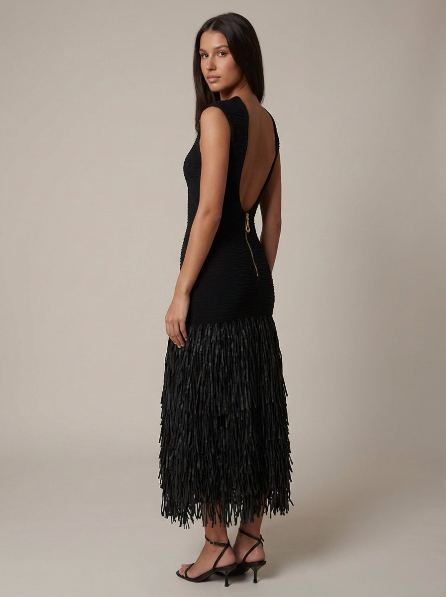 Vestido negro con flecos